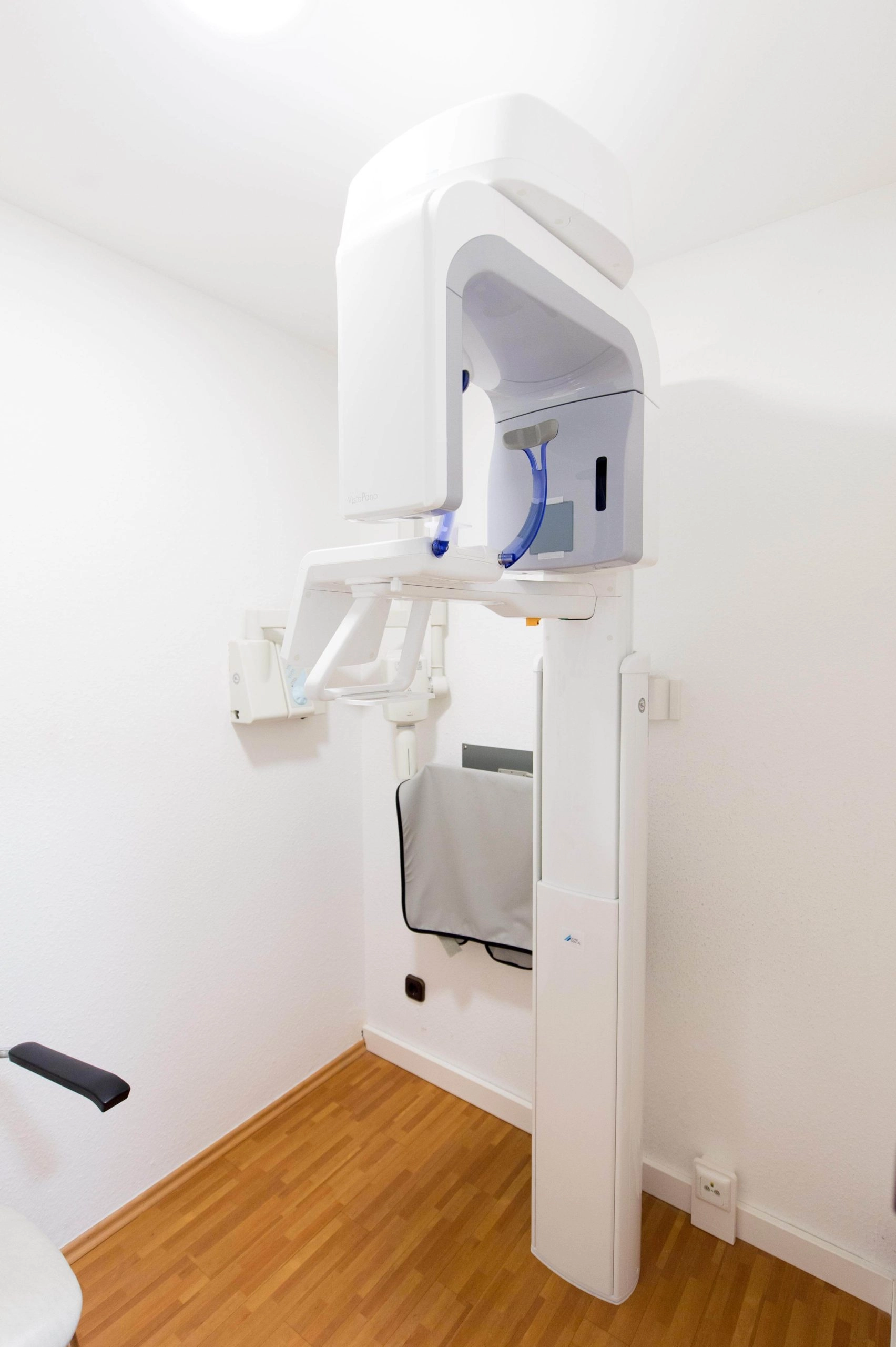 Röntgengerät - Zahnarzt Dr. med. stom. Andrea Gusbeth - München Sendling
